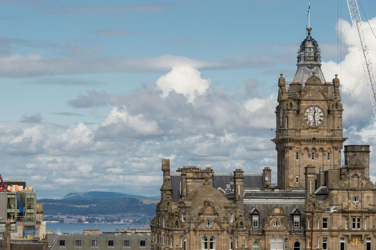 에든버러 Stunning Panoramic Views: Heart Of The Royal Mile 아파트 외부 사진